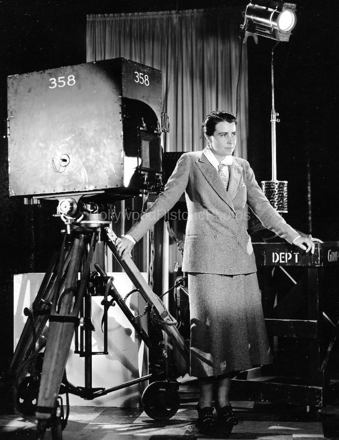 Dorothy Arzner 1931 2 Paramount WM.jpg